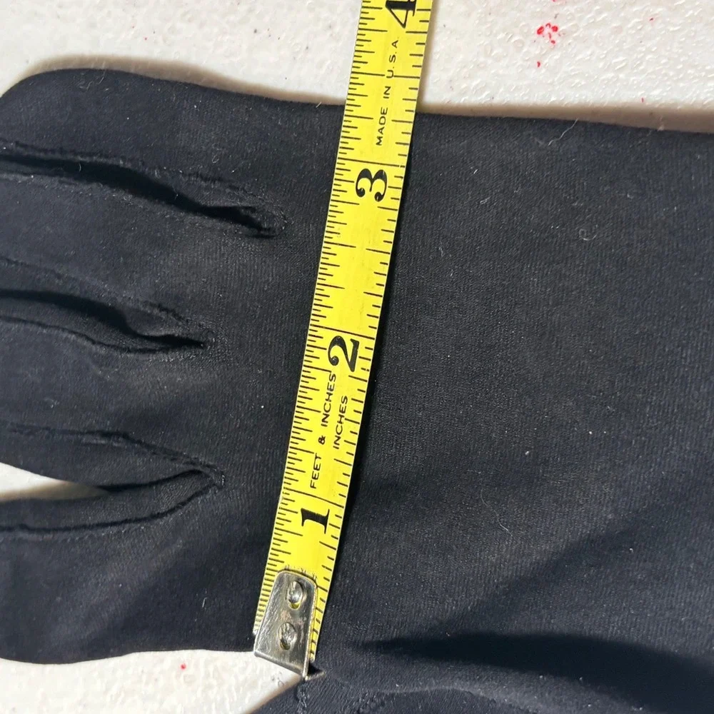 VTG Black Crescendoe Gloves Scalloped Eyelet Wrist Length Size 7